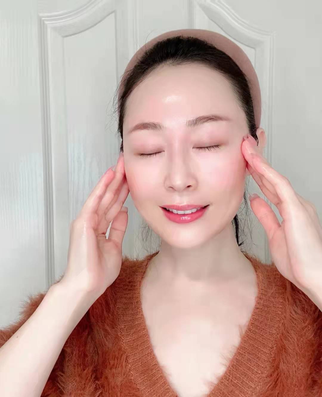 女人过了30岁的护肤品,女人过了45岁用什么牌子的护肤品