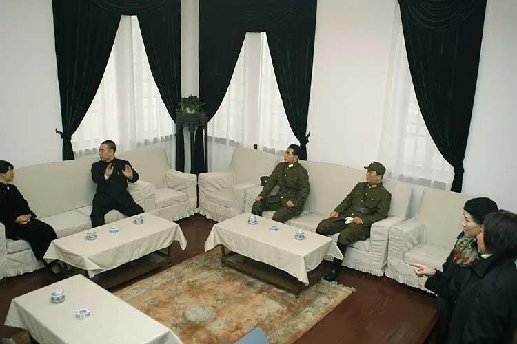 从台湾厅到蔡省三，从重庆谈判到临终驻足，周恩来让人肃然起敬