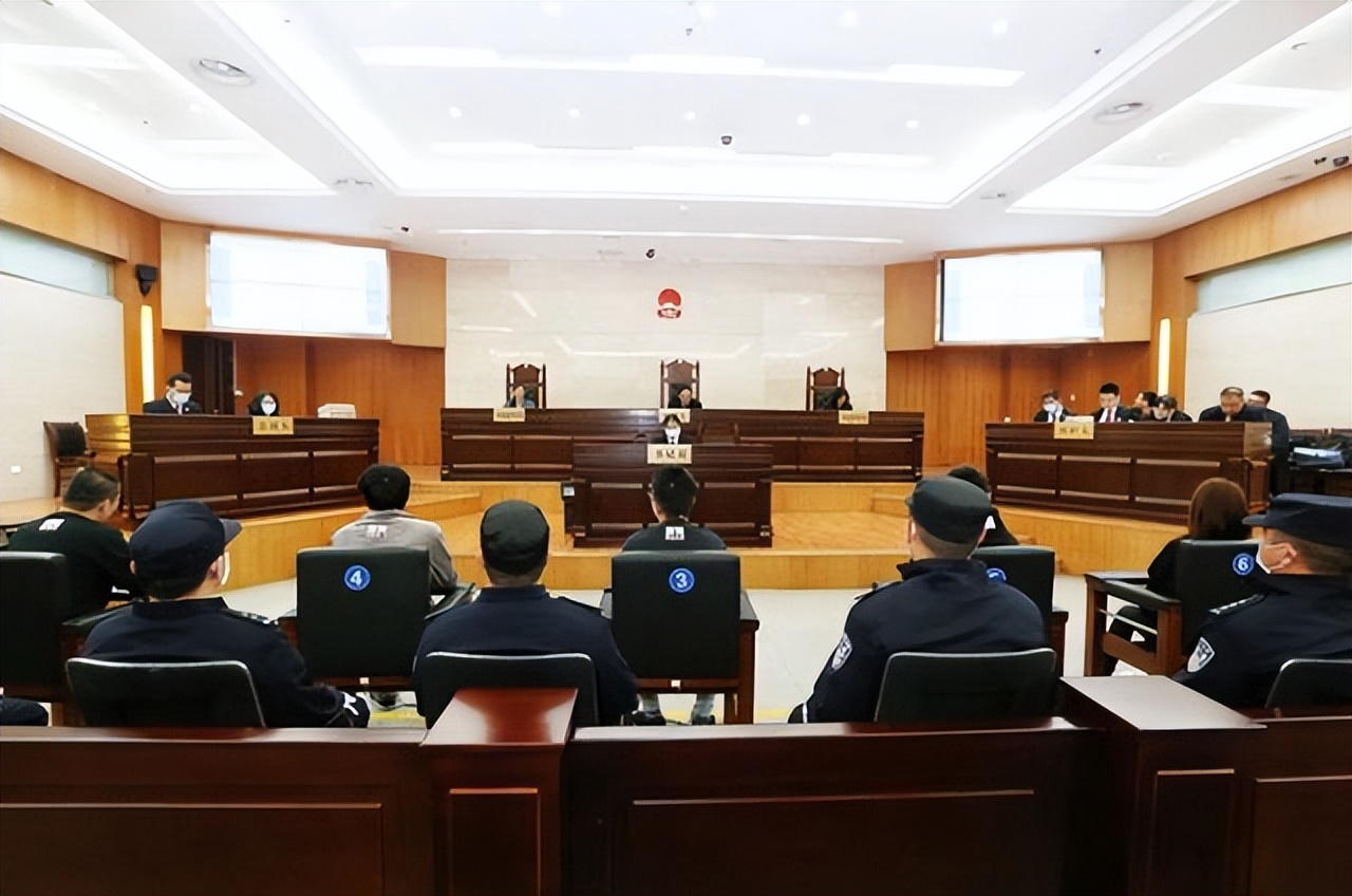 指南揭秘直播带货背后的黑幕:千万*局骗**惊天大案!