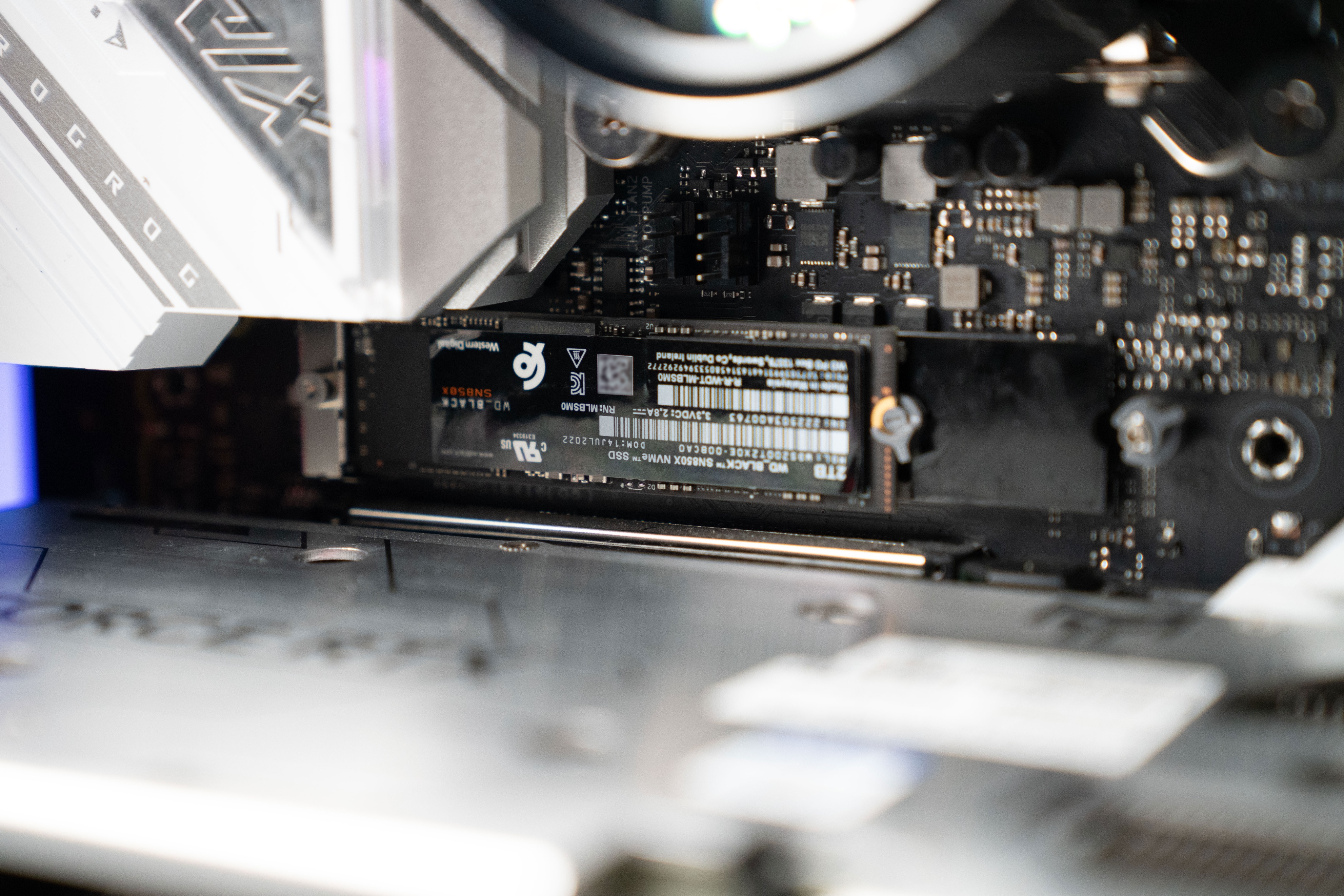 西部数据2t固态硬盘pcie4.0多少钱,西部数据ssd固态硬盘4t测评