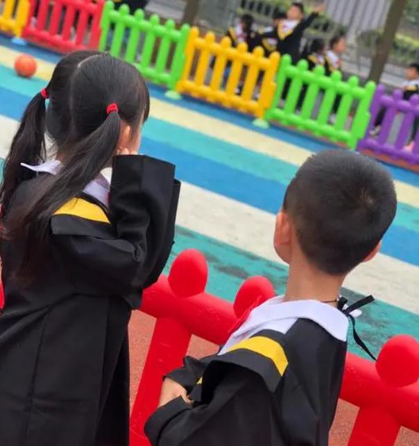 400元拍幼儿园毕业照,请摄像师拍幼儿园毕业照多少钱