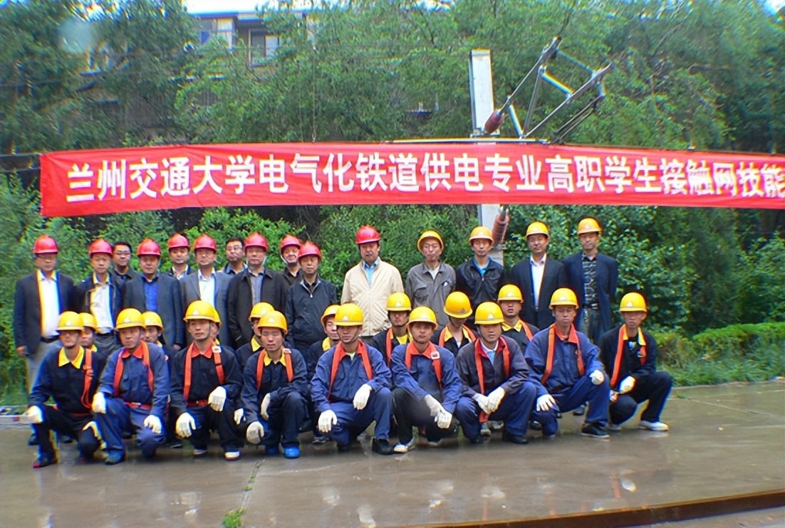 高职学校学什么专业吃香,现在高职学什么专业吃香