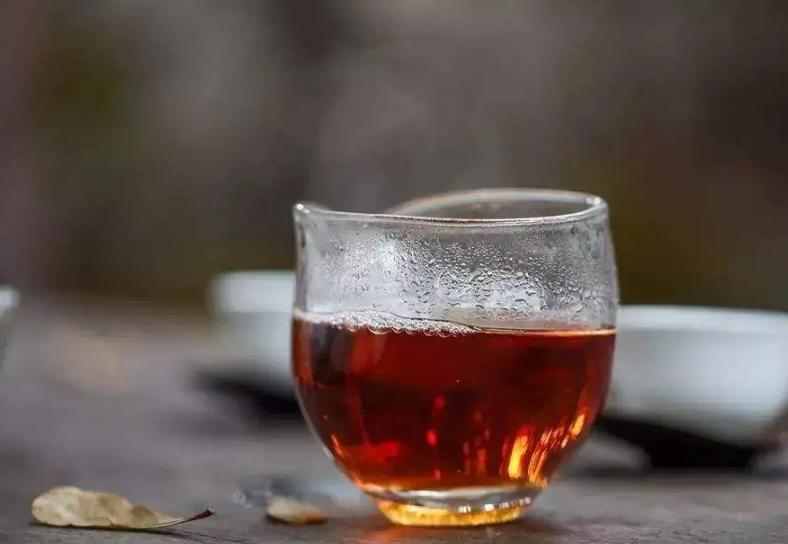 冬天喝红茶夏天喝绿茶这是对的吗,红茶绿茶冬天喝哪种好