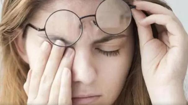 俗话说左眼跳财右眼跳灾,左眼皮跳财右眼皮跳灾是真还是假