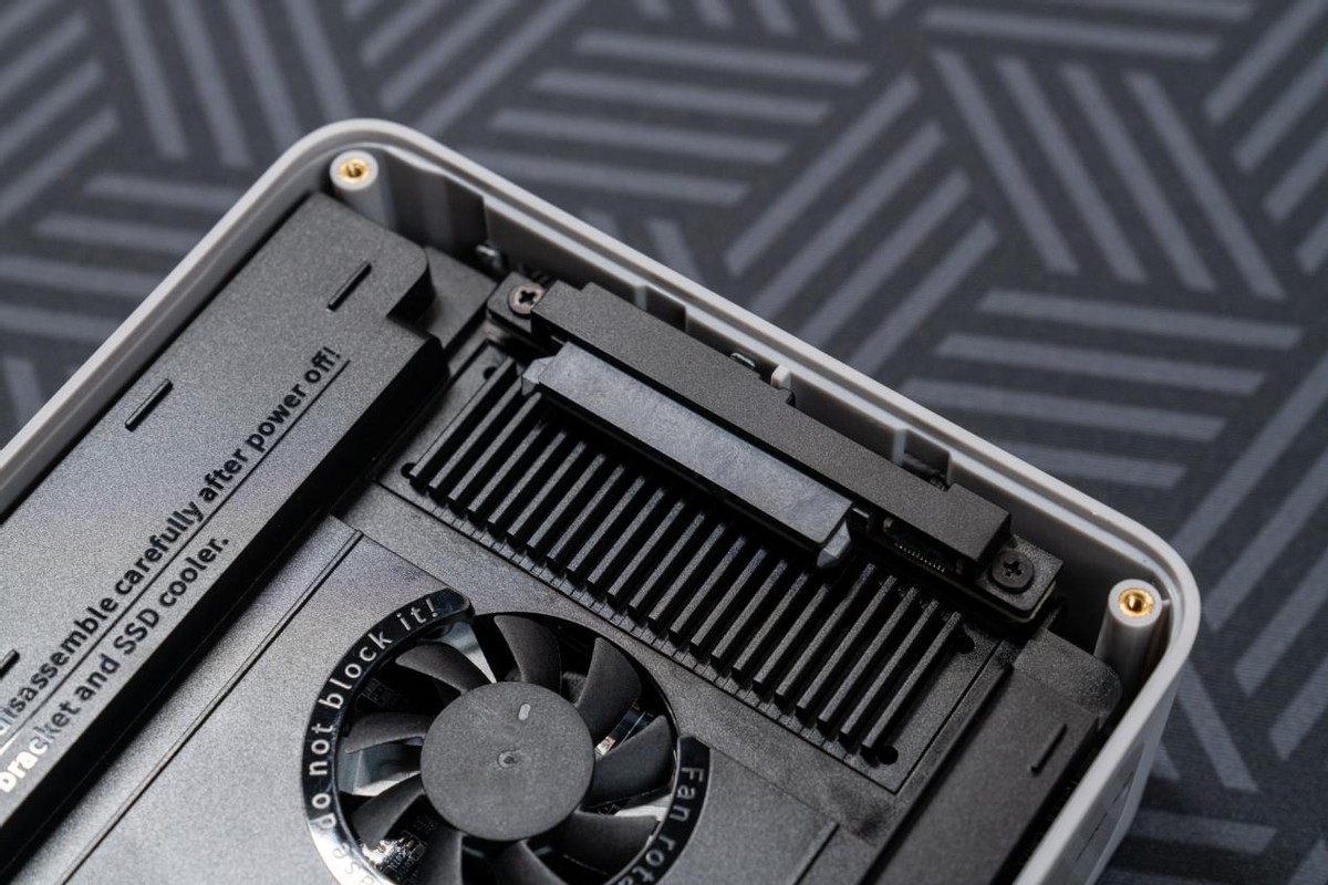 零刻迷你主机ser5max拆解,零刻ser5max迷你主机评测