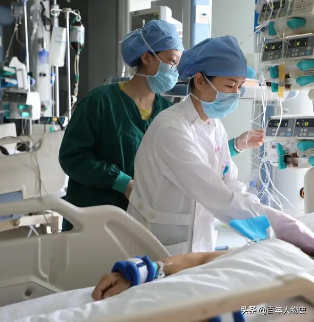 19年,四川20岁女孩遭大火毁容48%烧伤,双臂截肢如今怎么样了?