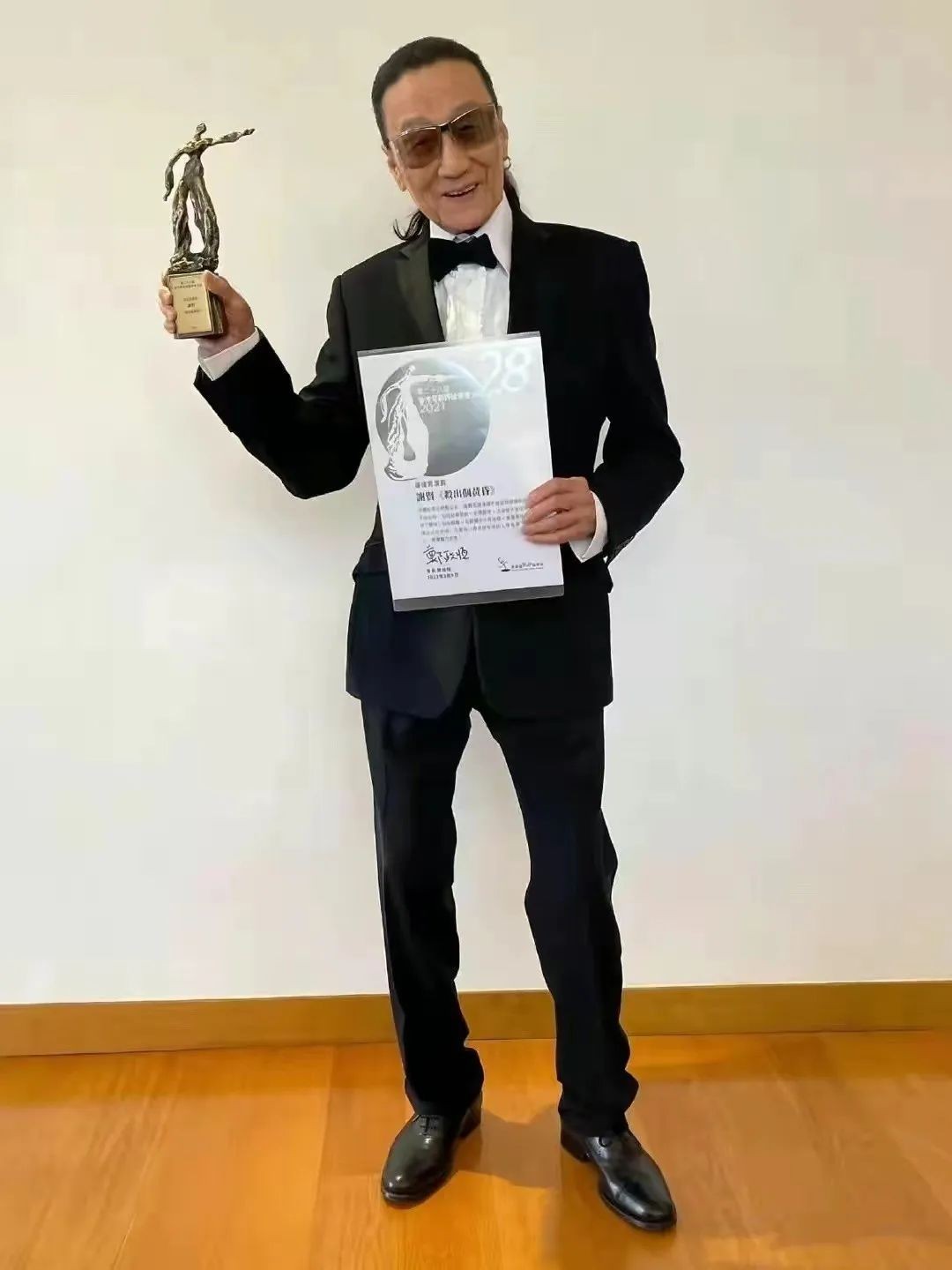 谢贤任达华向华强谁厉害,谢贤向华强谁地位高