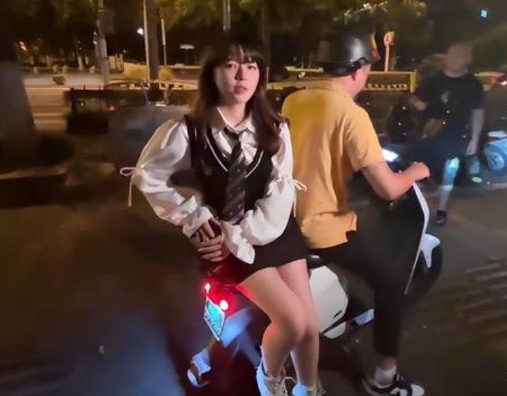 东星耀扬和沫子玩游戏沫子视角,耀扬沫子连麦后沫子的反应