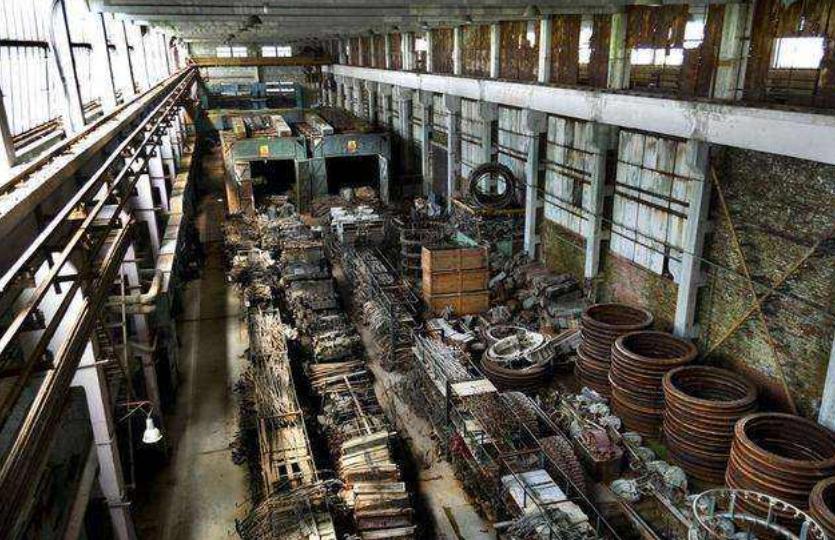 “哭泣”的小国乌克兰，是抱错了欧美的大腿还是被俄罗斯挖了坑？