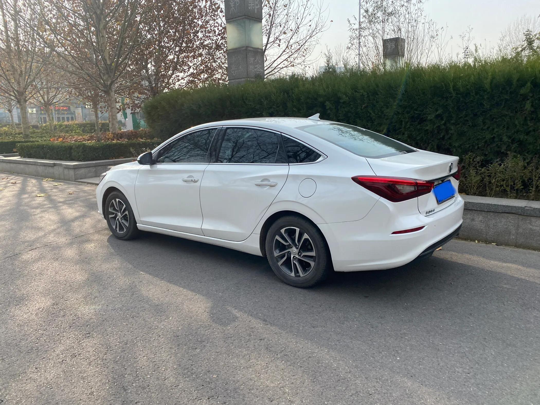 不到九万买啥车,性价比最高的长安逸动