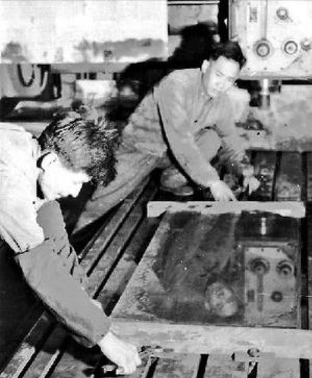 毛主席水晶棺：历时10个月完成，纯度99.9999%，3个工厂合力完成