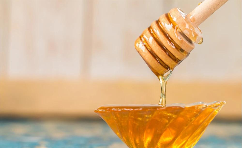 如何区分蜂蜜是纯的还是勾兑的,市场上的假蜂蜜是用什么勾兑的