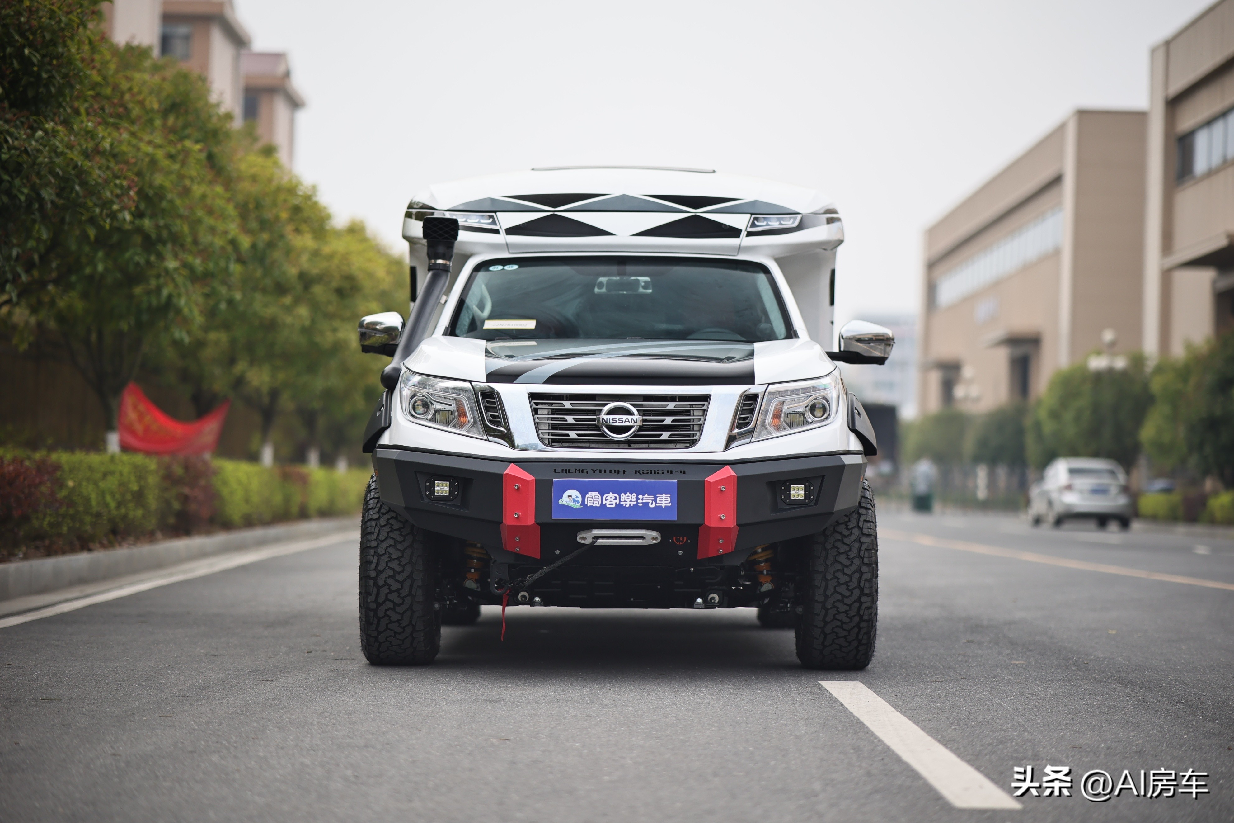 国产10万升顶露营车,最便宜的升顶越野露营车