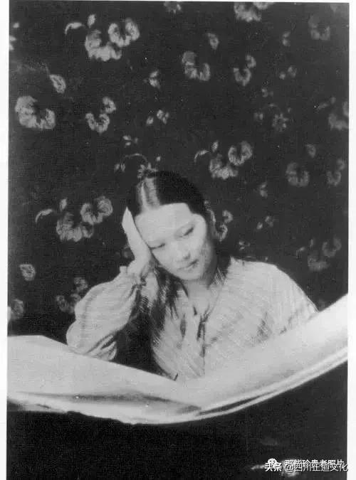 老照片纪念宋庆龄诞辰129周年