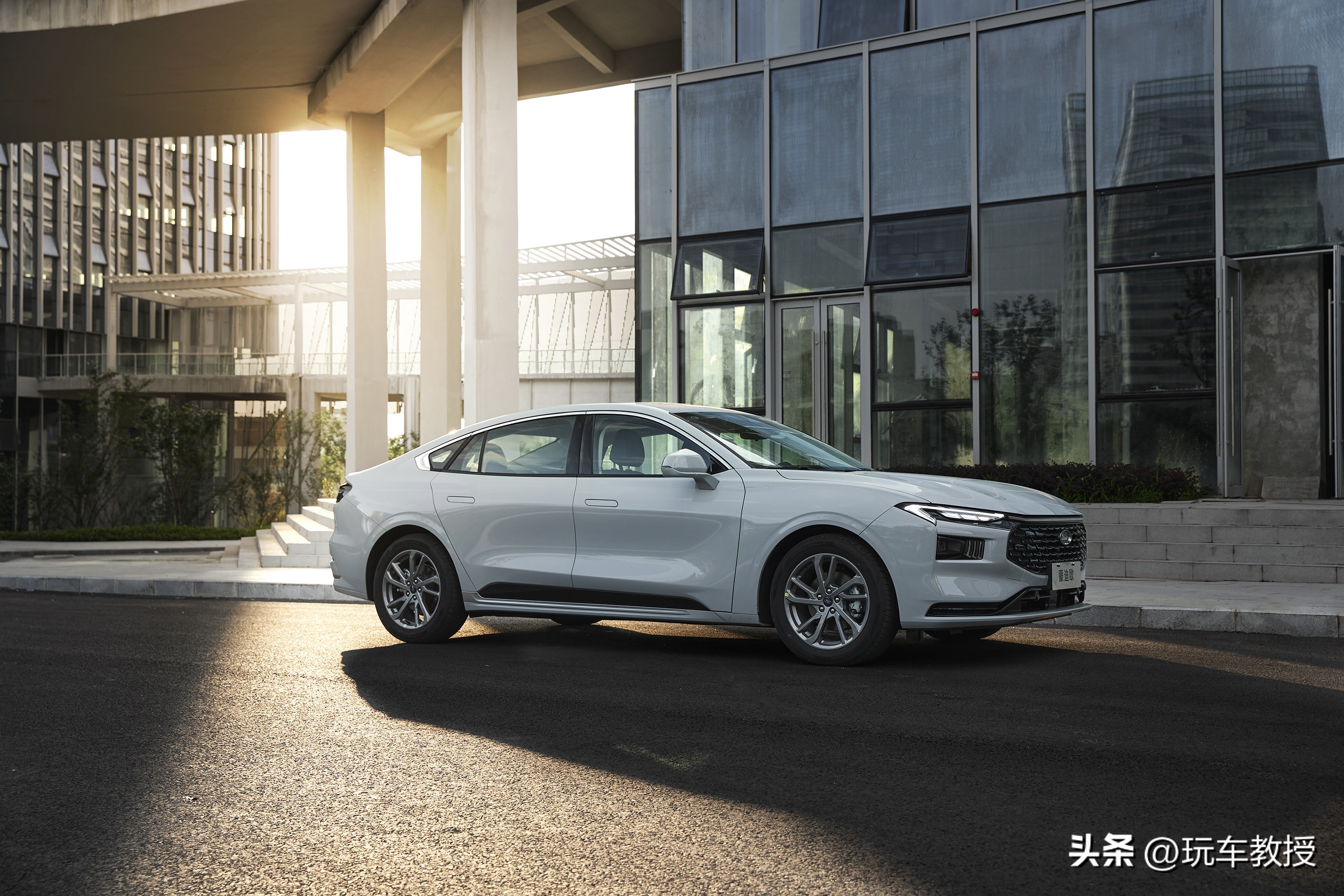 蒙迪欧2023豪华版性价比,颜值超高全新一代蒙迪欧终于来了