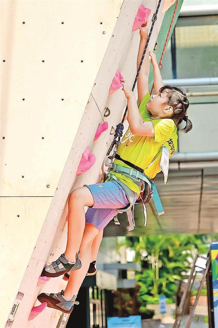 龙华区业余体校足球,龙华区青训足球培训班