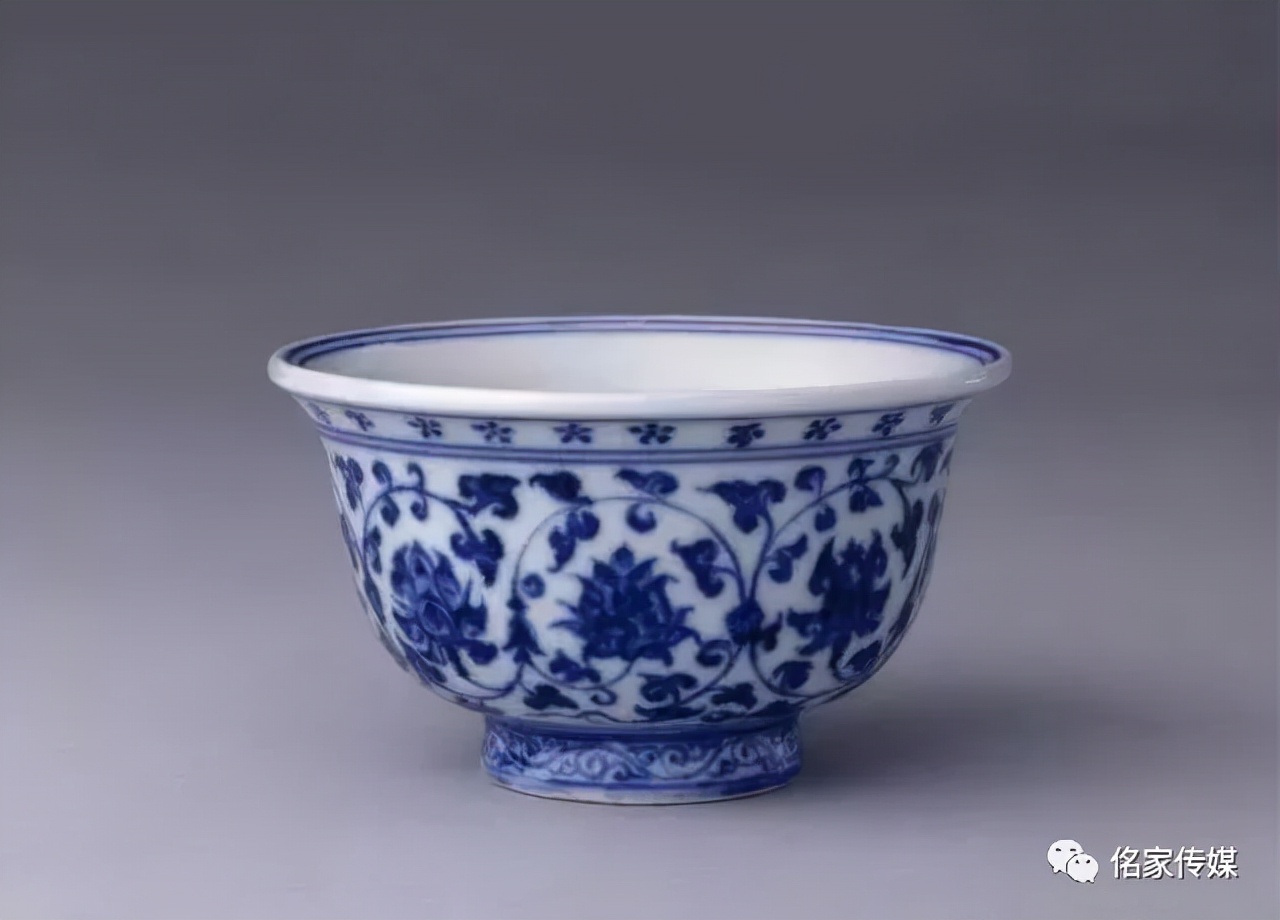 永乐青花瓷压手杯,永乐暗刻龙纹压手杯