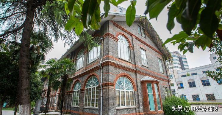 南京明基医院鼓楼医院哪个好,南京鼓楼医院马林广场