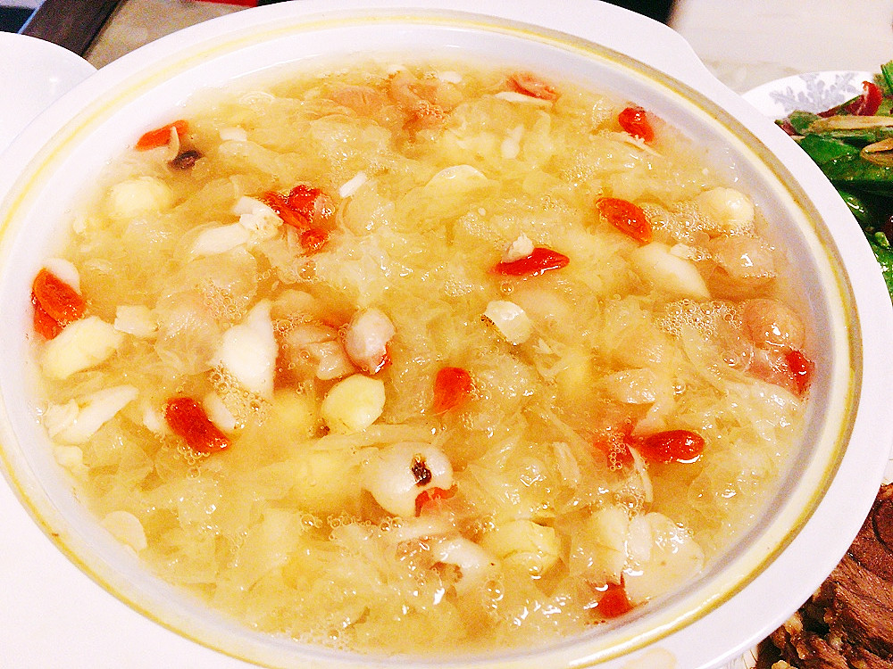 闺蜜来我家花五十元做了三菜一汤,闺蜜来家里做三菜一汤