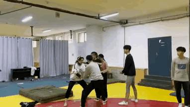 如果有人欠你钱不还你该怎么办,如果有人欠你钱不还拉黑怎么办