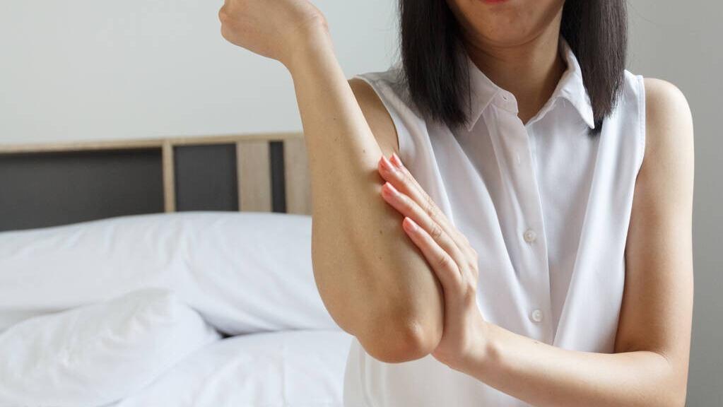 长痘导致肤色大面积色沉,长痘黑色素沉淀的原因