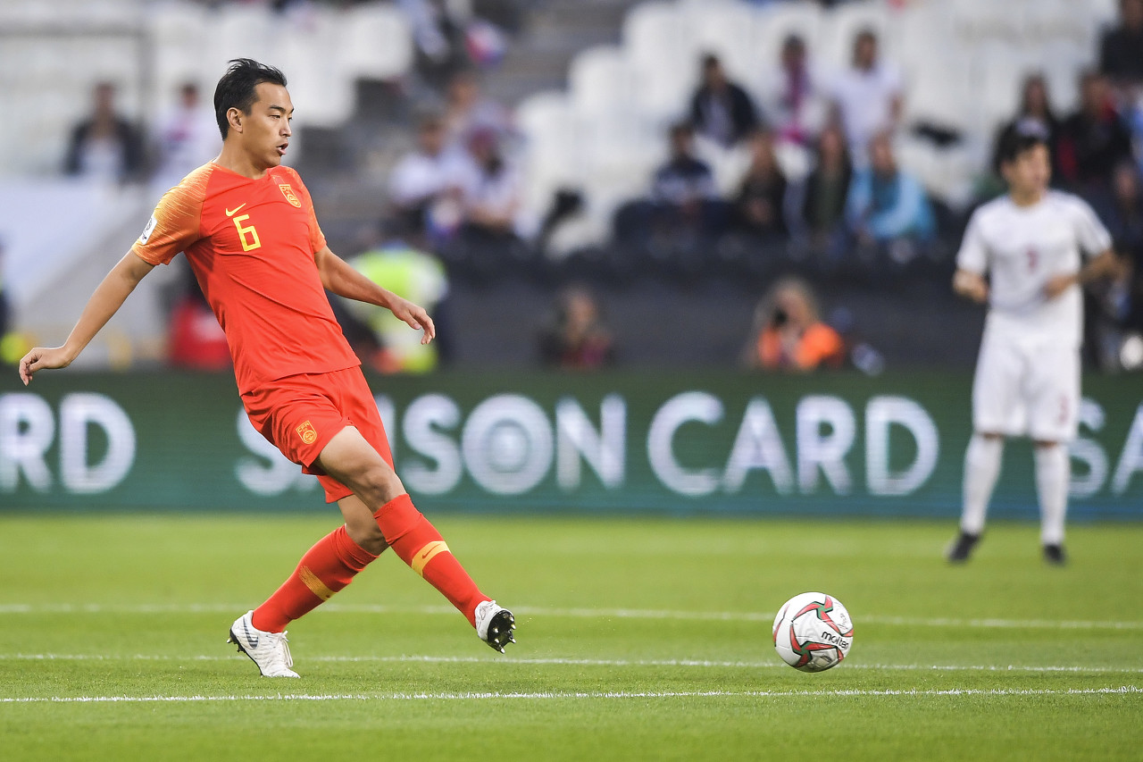 冯潇霆揭露目前国足关键问题,李毅评价冯潇霆视频