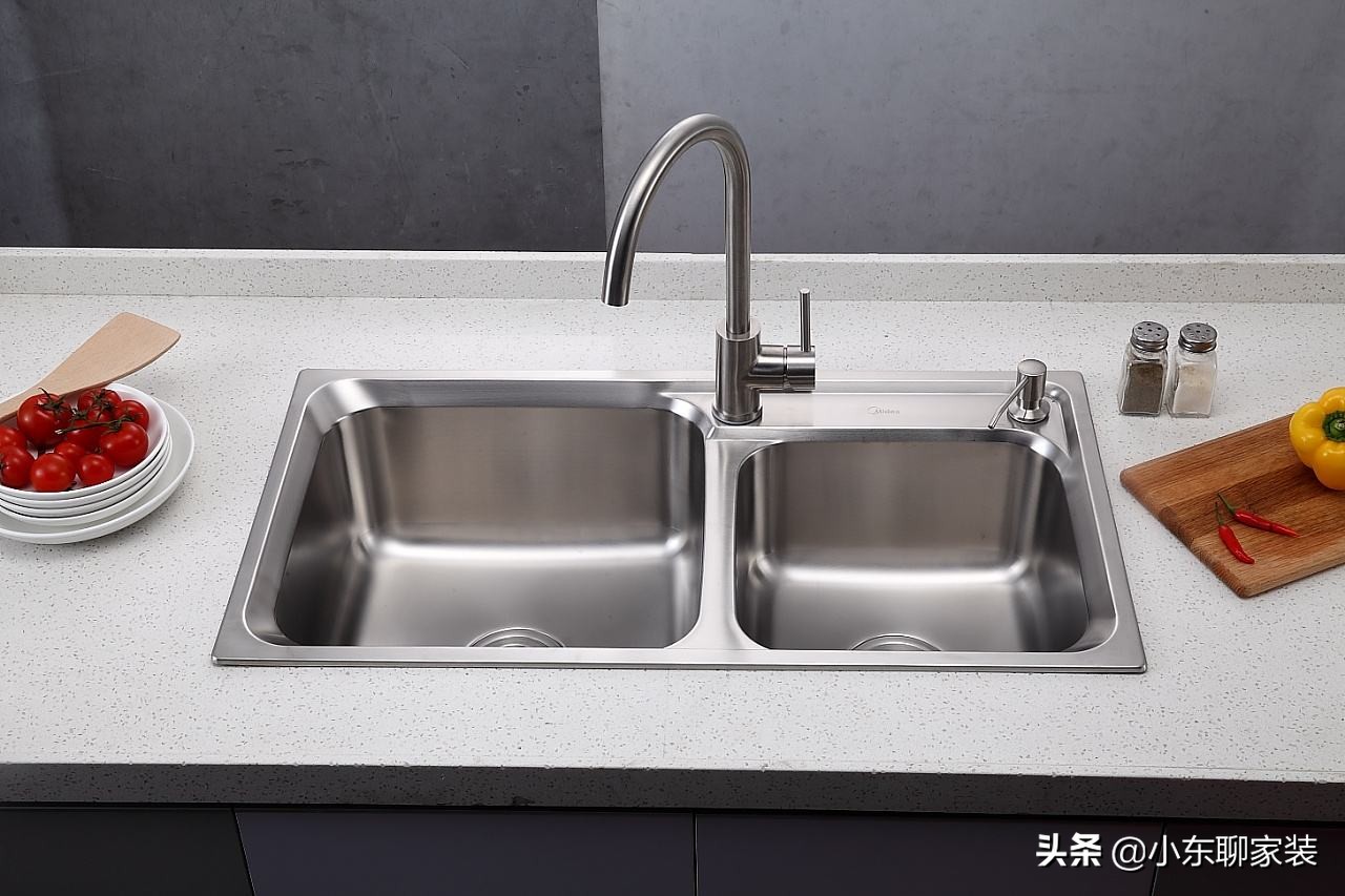 家庭装修材料成本节省,装修花钱最少又大气的用什么材料