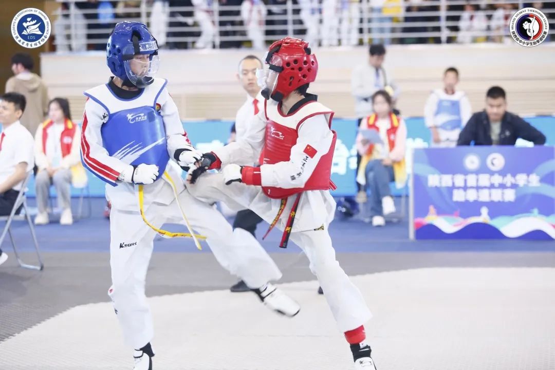 跆拳道小孩夺冠喜报,跆拳道馆比赛获奖喜报模板