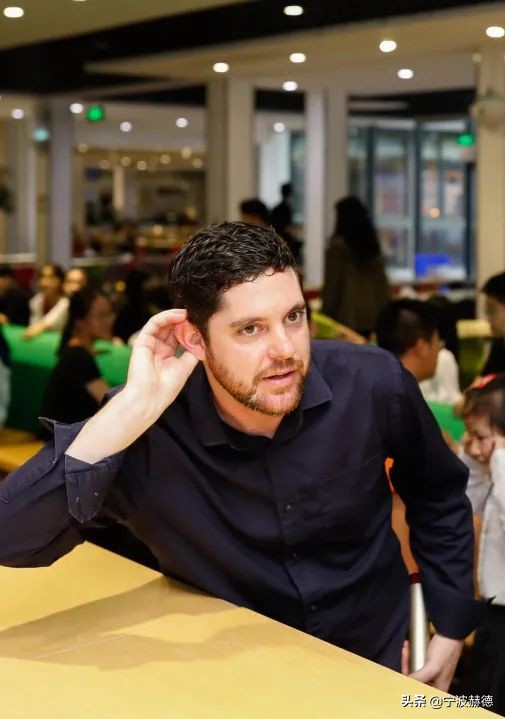 除了直升初中部，赫德6年级还有哪些特点？