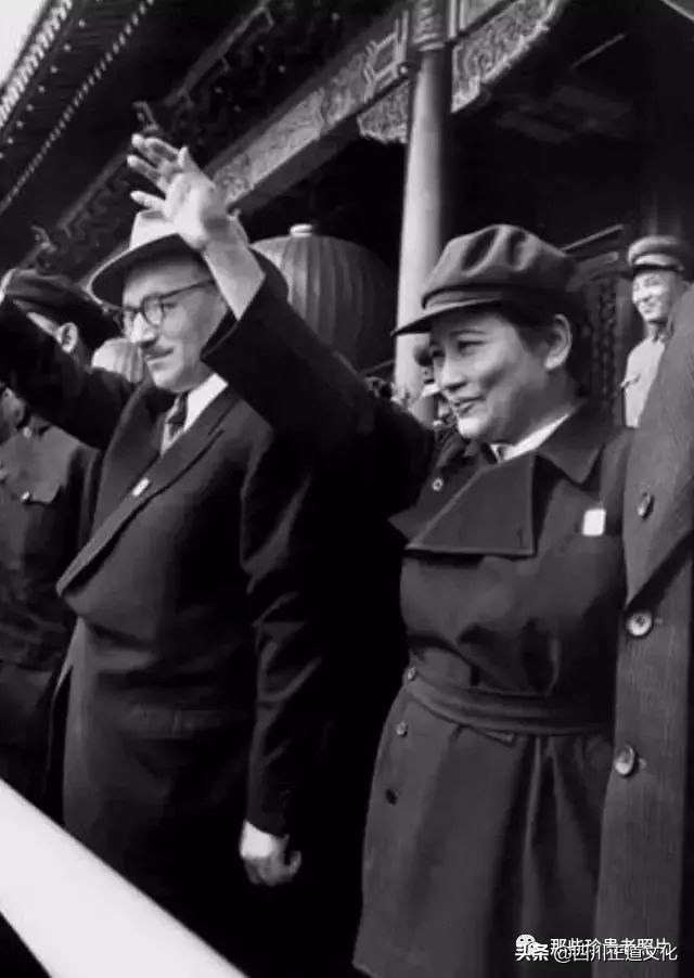 老照片纪念宋庆龄诞辰129周年