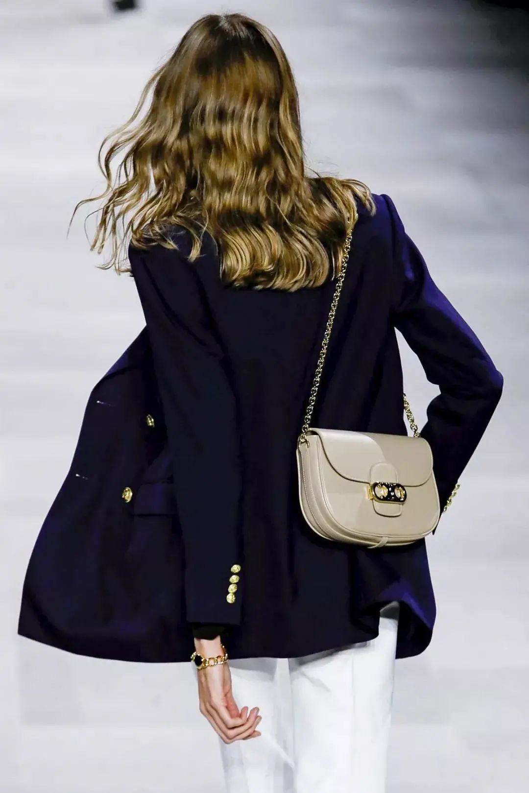 又涨价了？？怎么买包才能稳赚不赔？