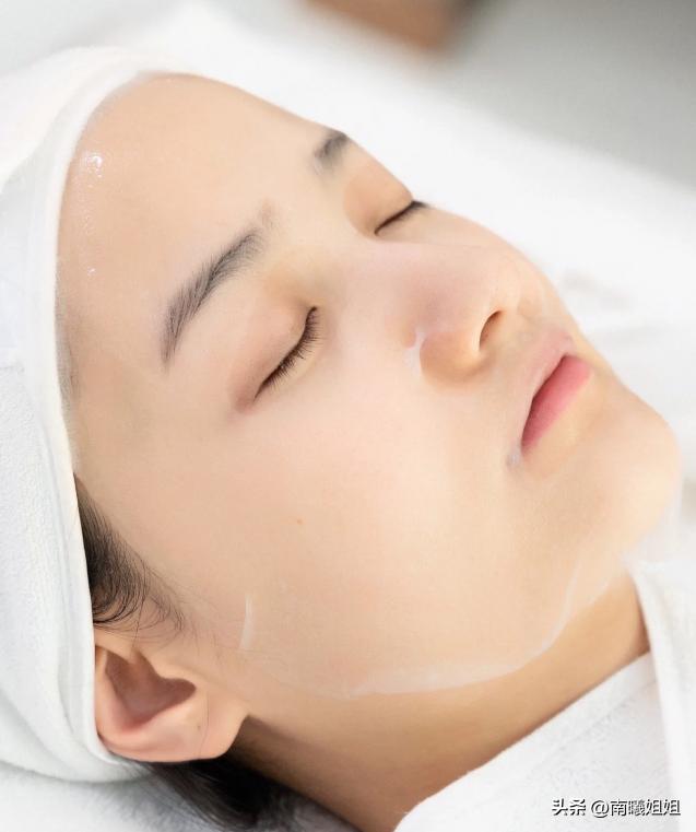 长期化妆和长期素颜的皮肤状态,经常化妆和长期素颜的女生