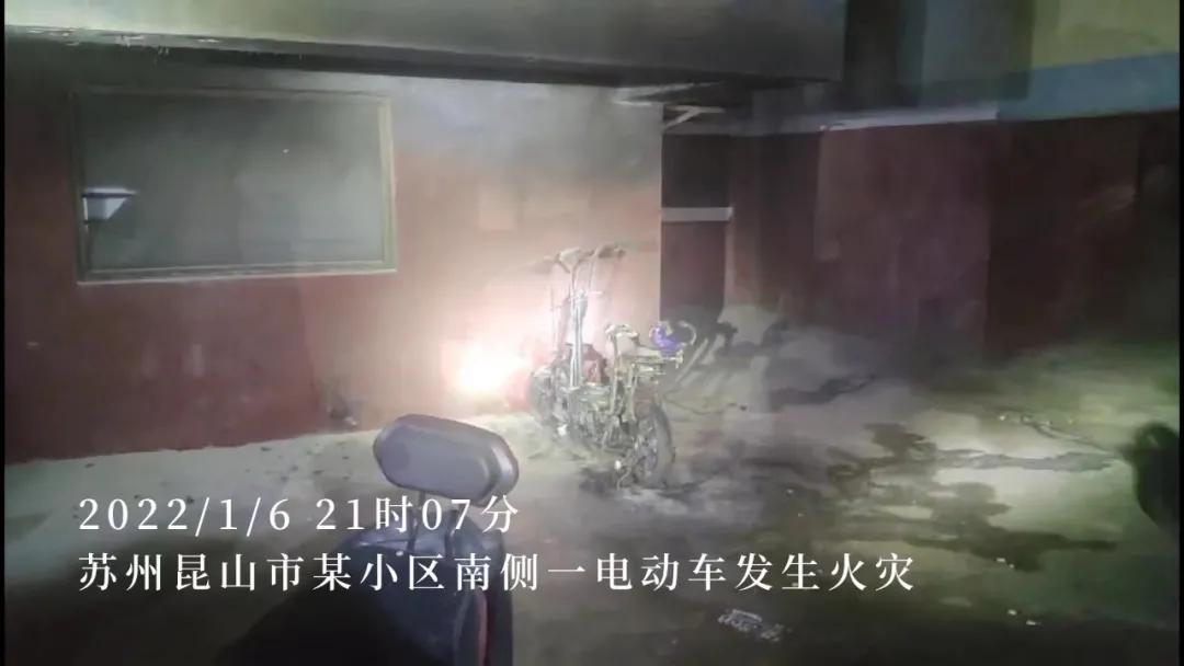 痛心突发火灾致11人死亡,凌晨火灾酿惨剧五人不幸遇难