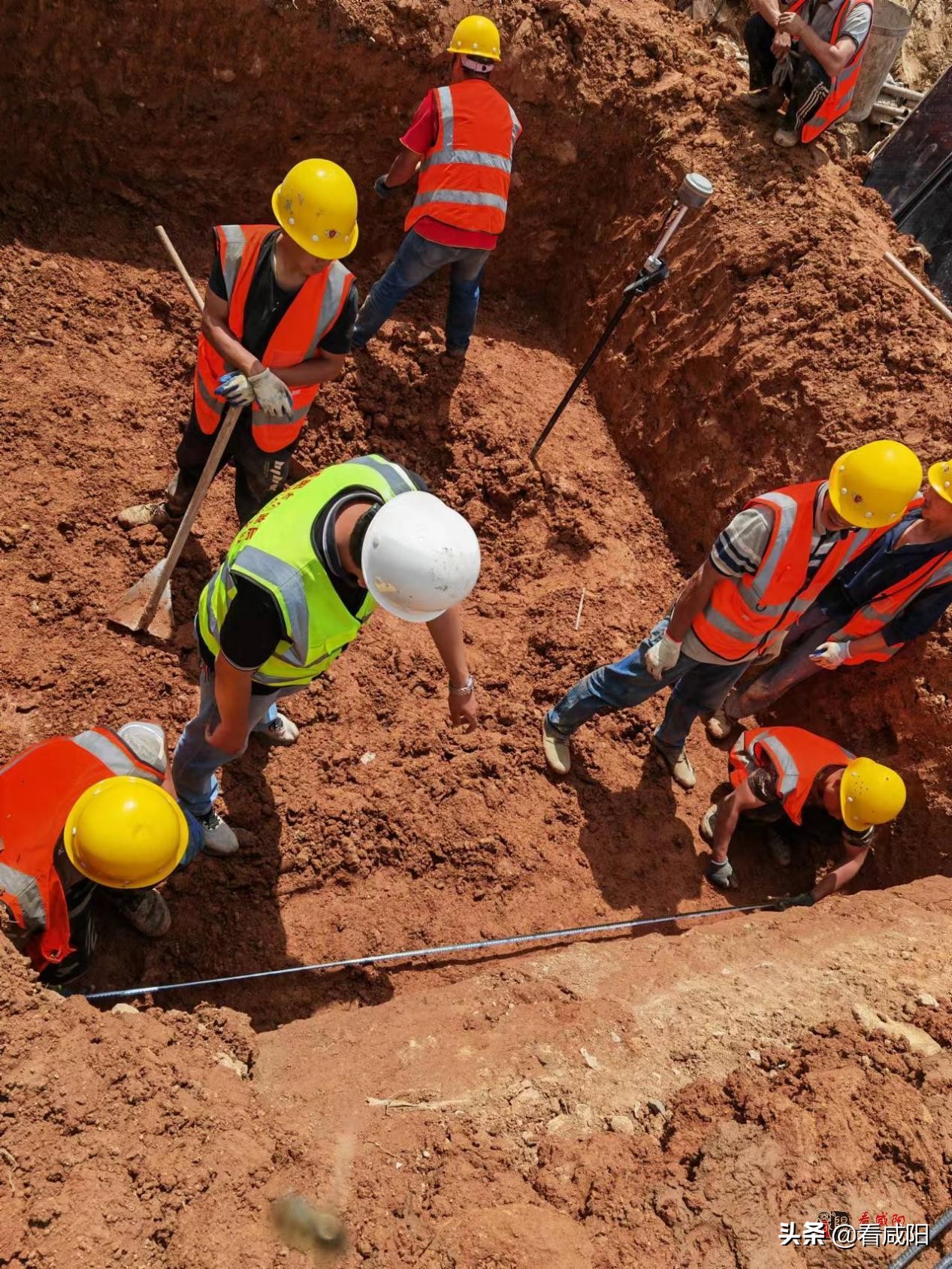 高温下的坚守公路人,酷暑高温下的坚守