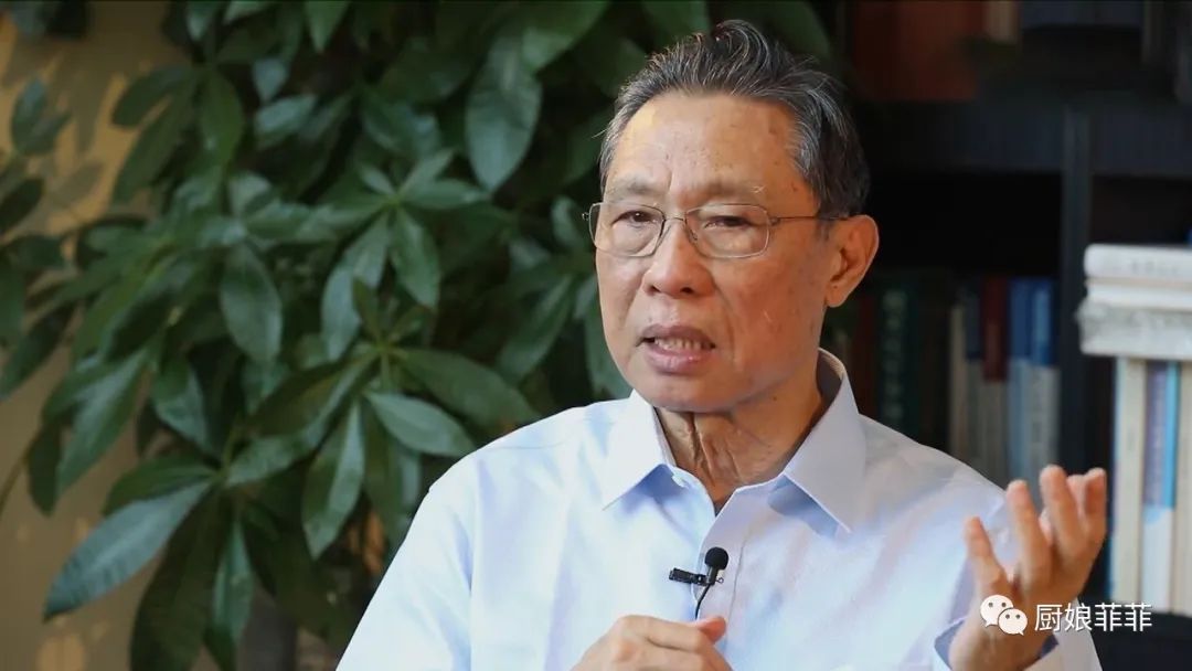 晨起空腹喝水比不吃早餐危害更大,早餐空腹适量喝水的好处