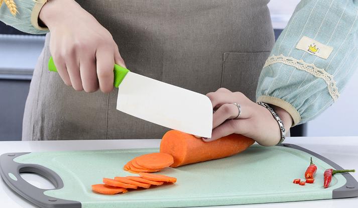 菜板发霉“黑乎乎”怎么办？教你正确的做法，立马干净如新