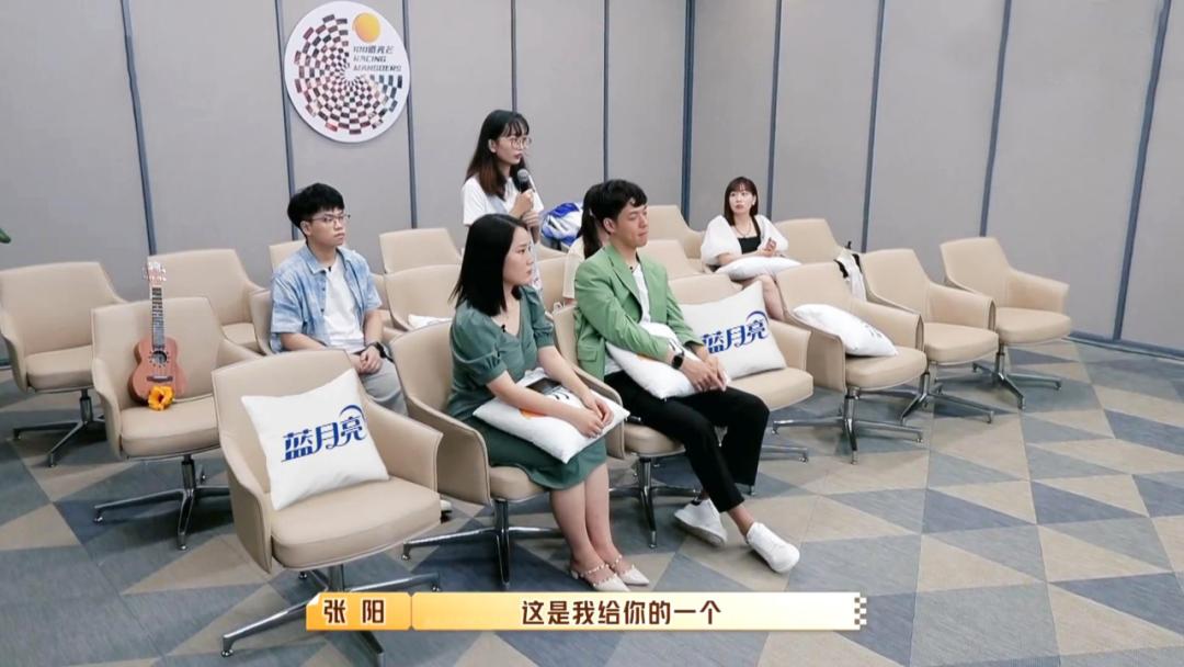 何炅面对职场,何炅揭秘职场