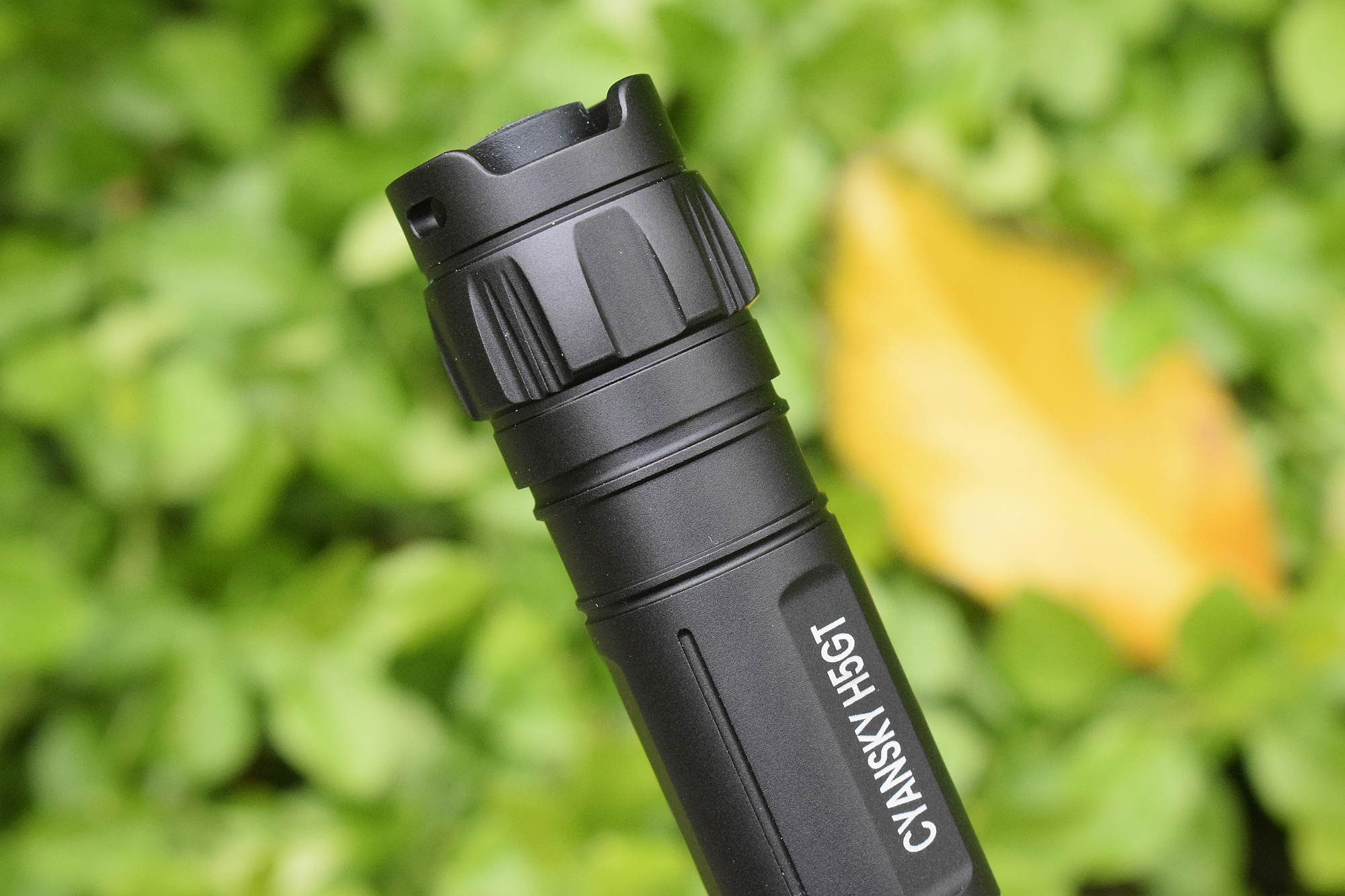 双光源任切换，千米光柱一线天！CYANSKYH5GT远射手电体验