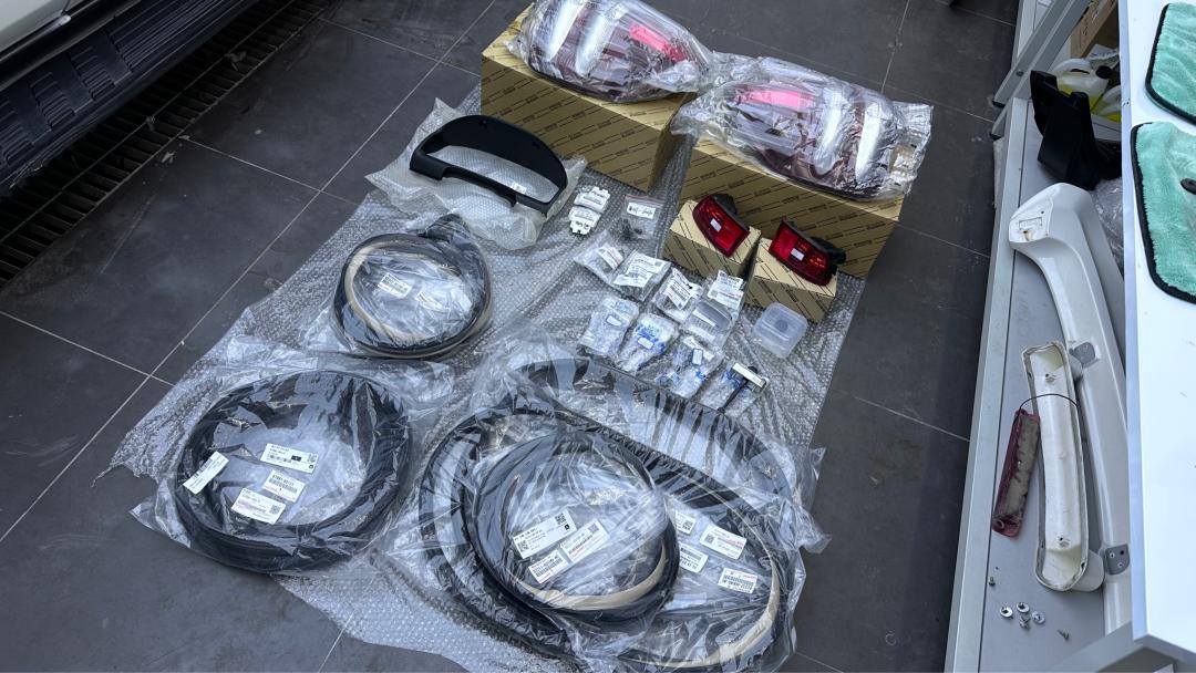 03年丰田霸道全车翻新多少钱,2004款丰田霸道拆车视频