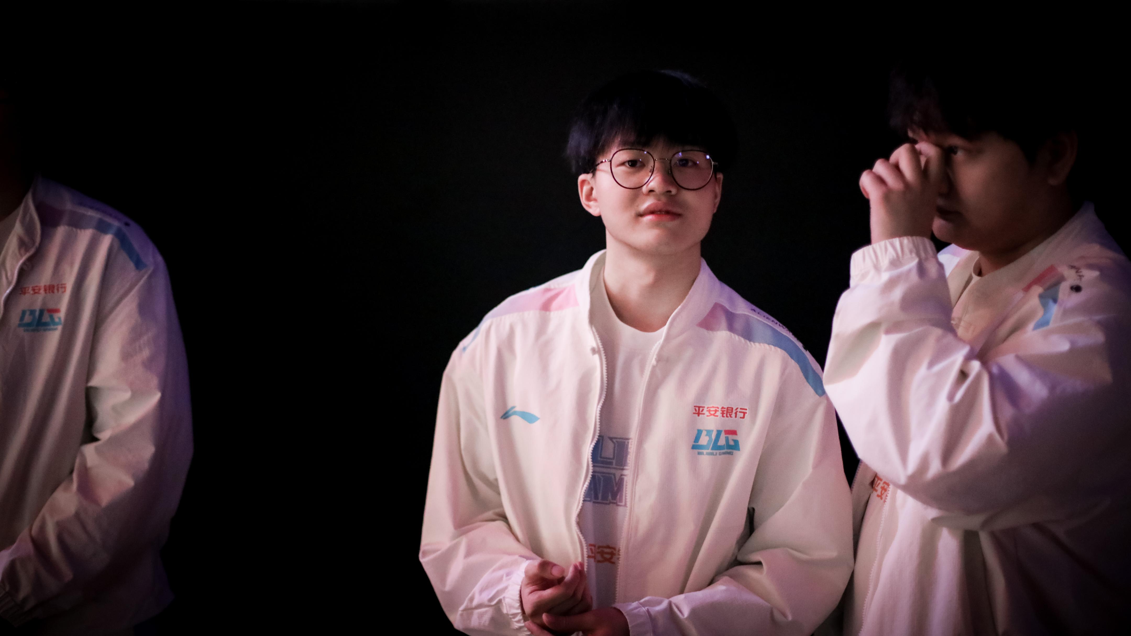 blg第四场精彩发挥,blg对阵g2第三局