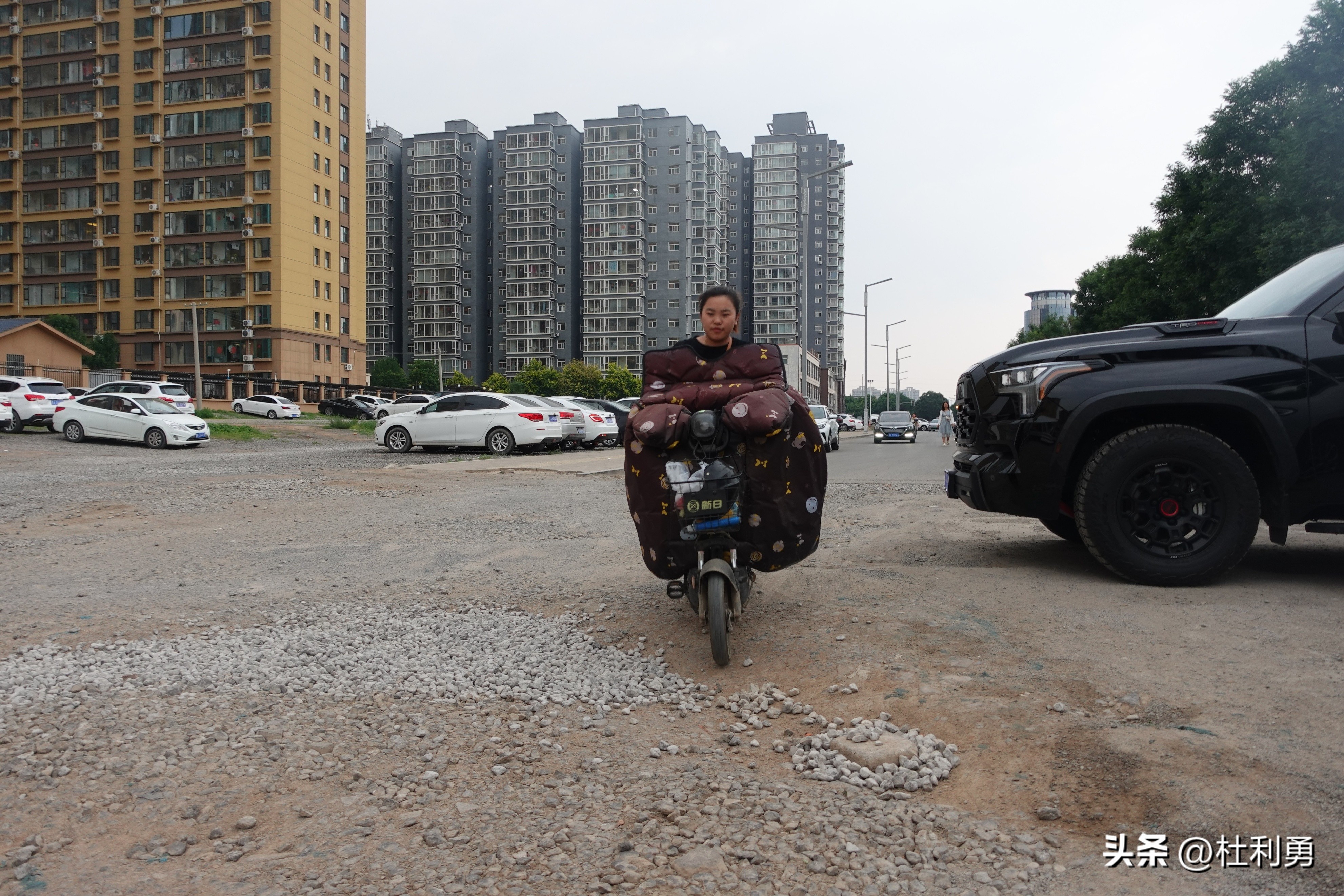 山西省晋中市榆次区：经纬北路50米长的“开膛路”何时能修好？