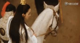 硅胶脸、关系户、资源咖，武侠电影盛世，已一去不复返