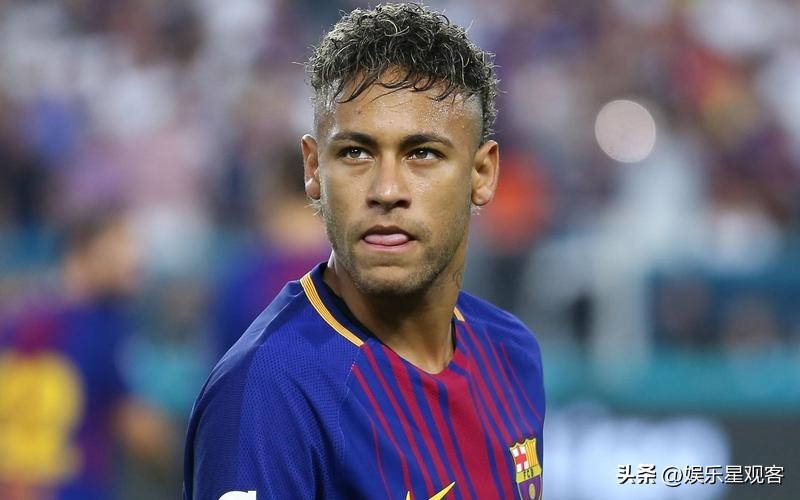 当今足坛十大球星财富,20位足坛巨星的高光时刻