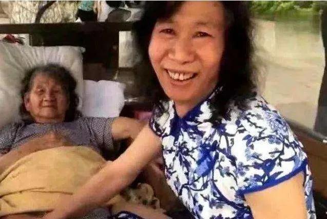 61岁老头男扮女装,47岁大叔男扮女装20年