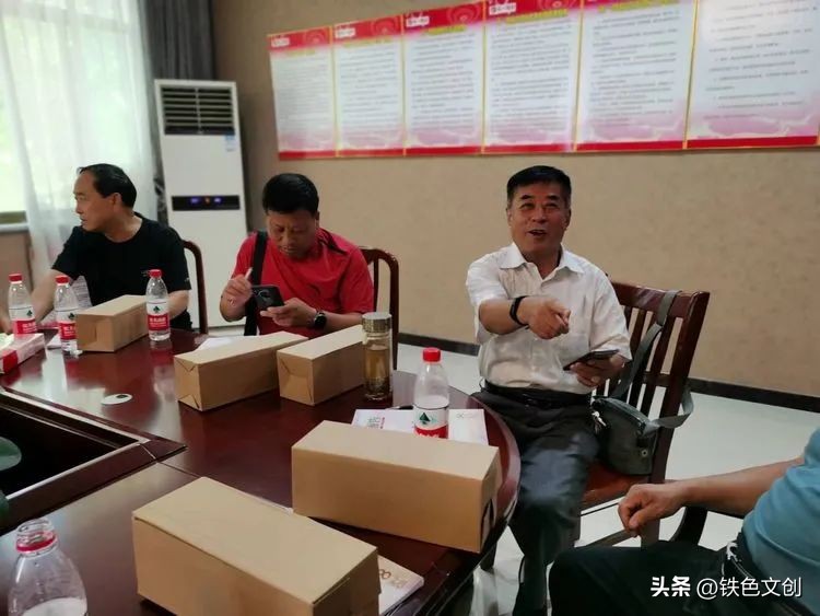 邢台铁道兵部分老战友举行庆八一活动：风雨同舟兵心依旧