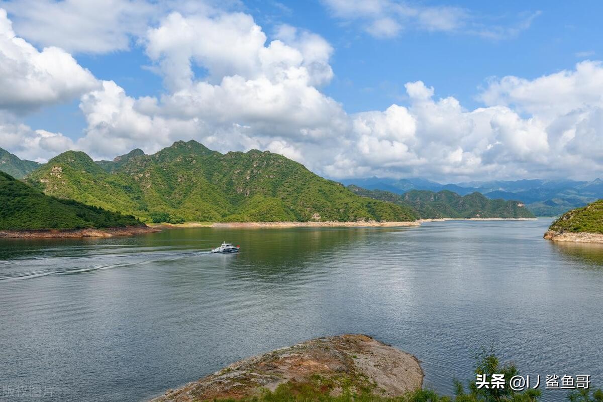 保定市哪里有吃喝玩乐的旅游景点,保定市到西双版纳都有哪些景点