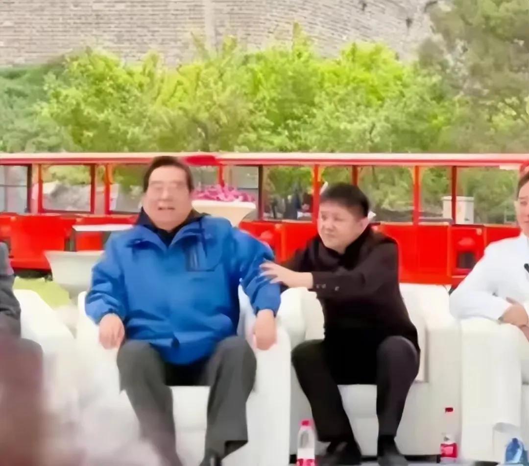 李双江每月养老金高达3万，梦鸽李天一连夜转移资产，在美国定居