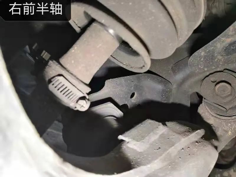 2003年的丰田老霸道，33万公里“车况残旧”，翻新复活变新车