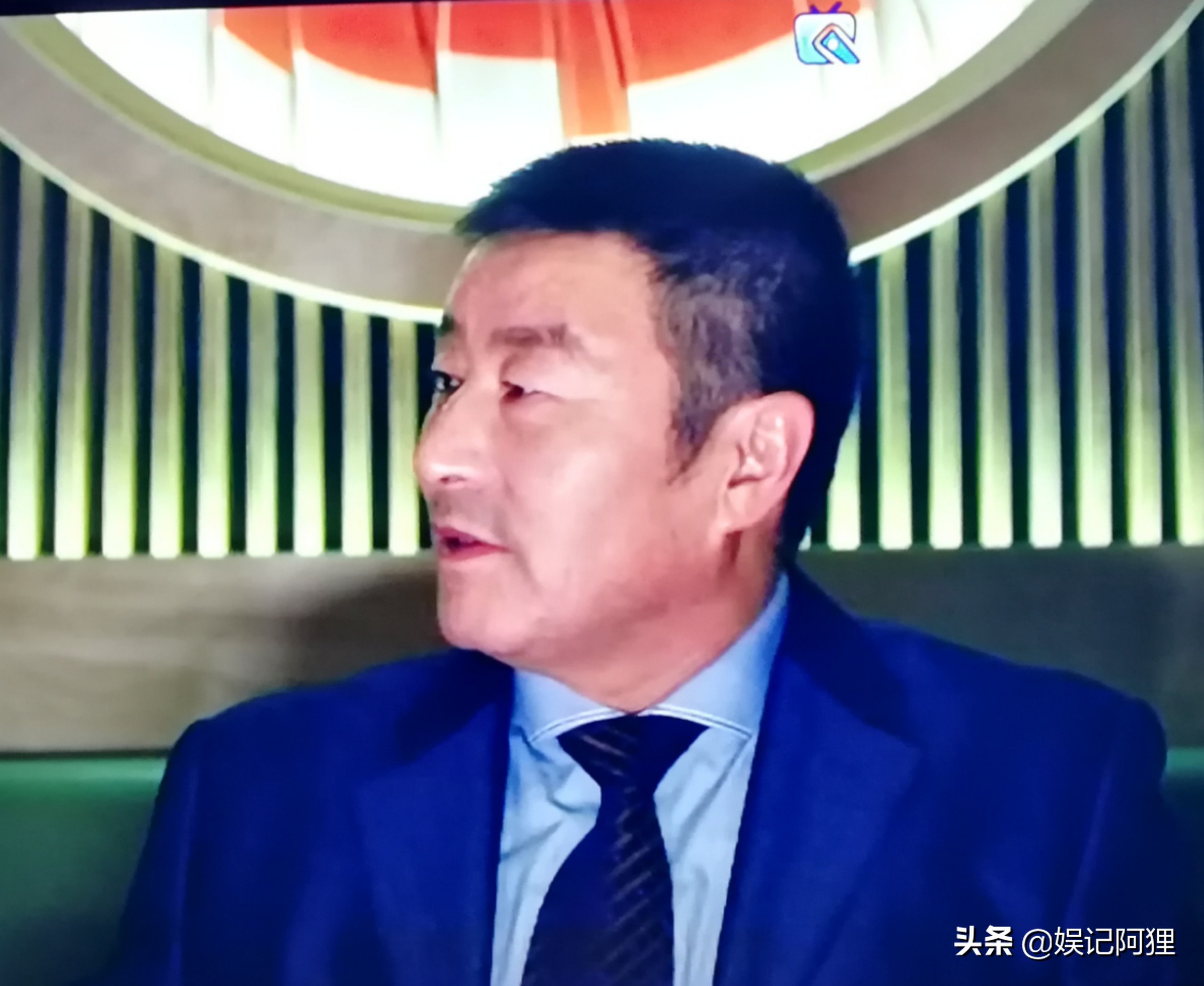 制片冰面被捆4小时,浇17桶冷水!不为人知的剧组“背面”