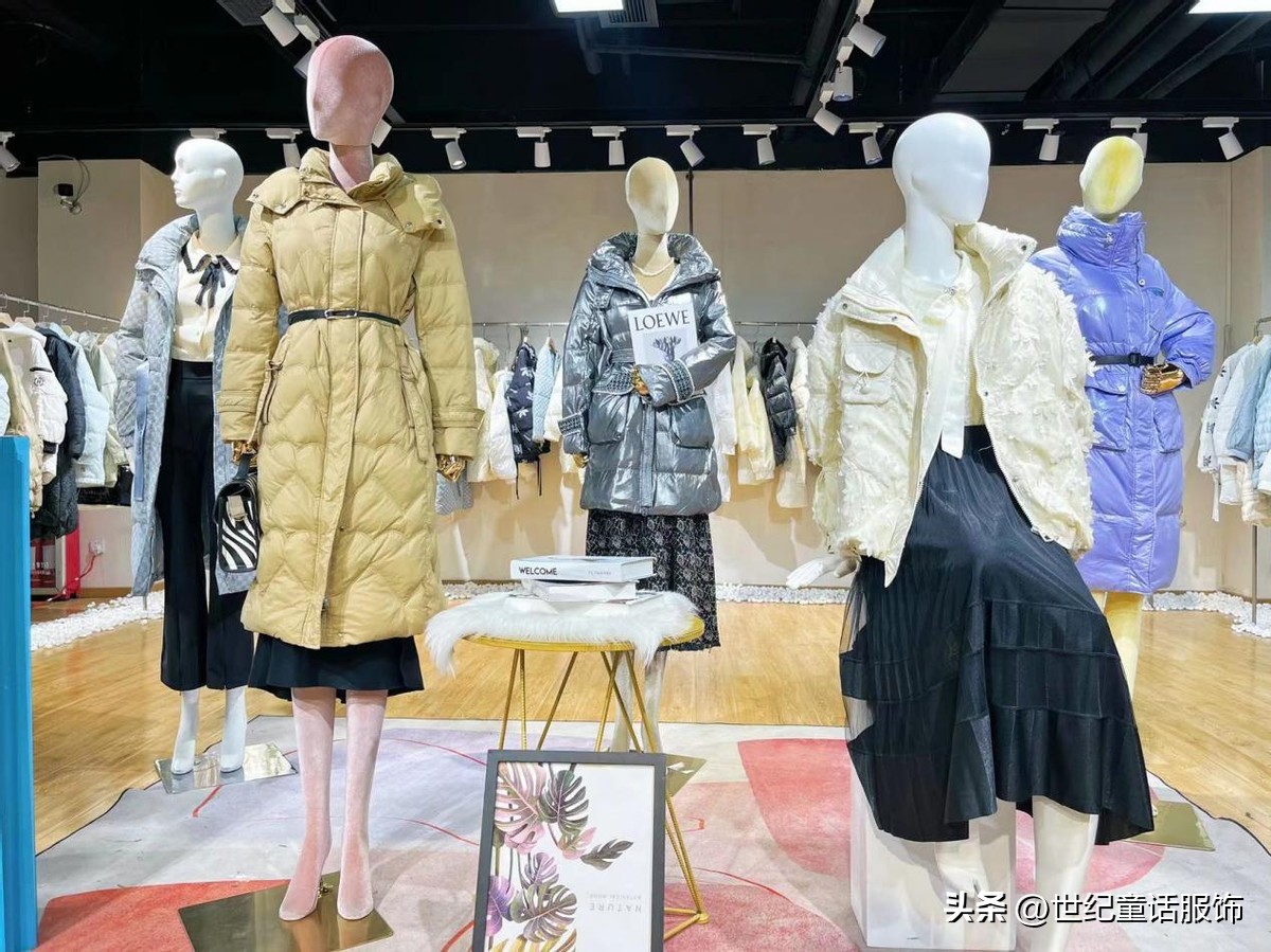 服装店感谢顾客暖心文案,服装店顾客买一大堆的朋友圈文案